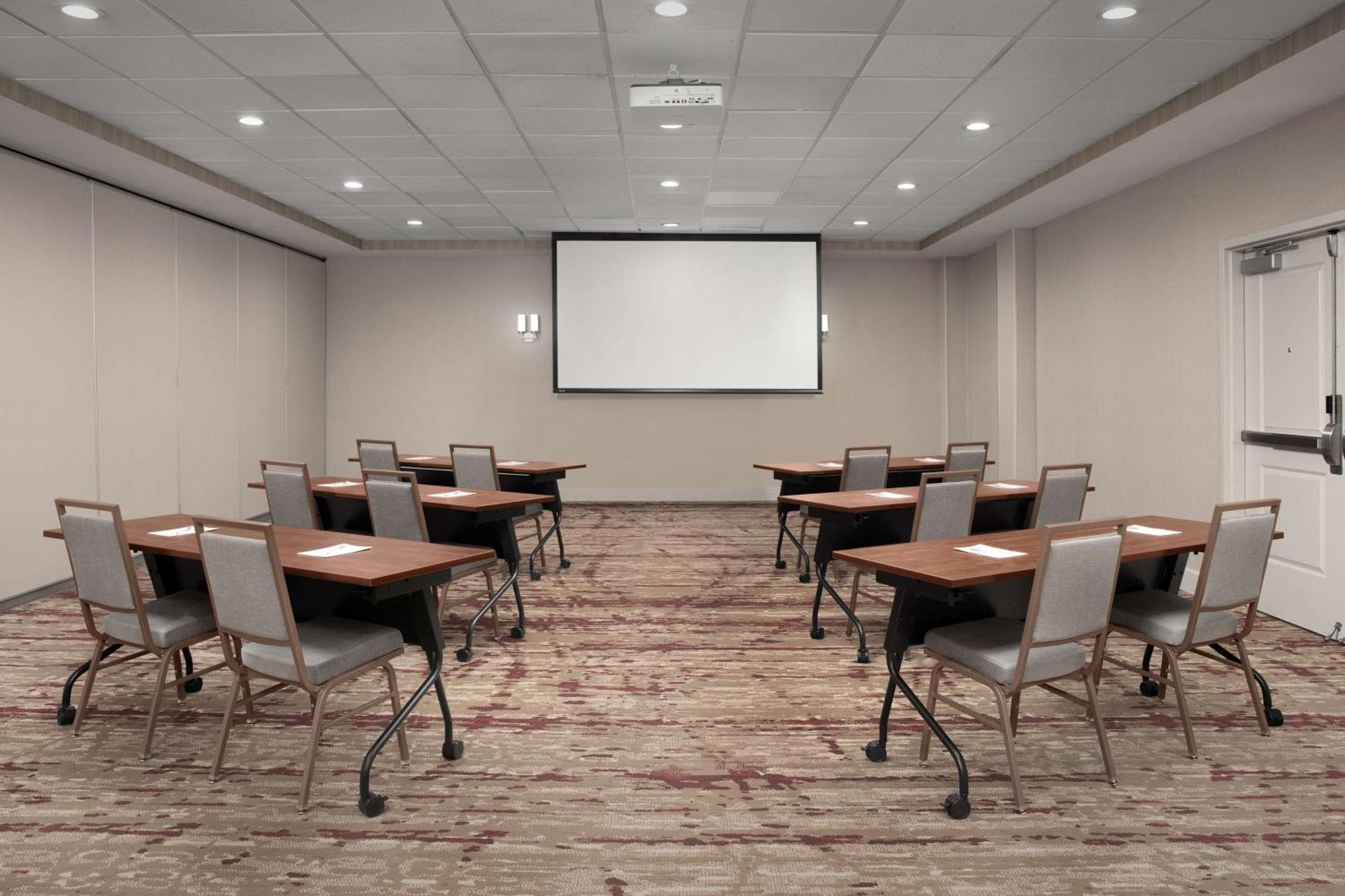 Hilton Garden Inn Philadelphia-Fort Washington Dış mekan fotoğraf