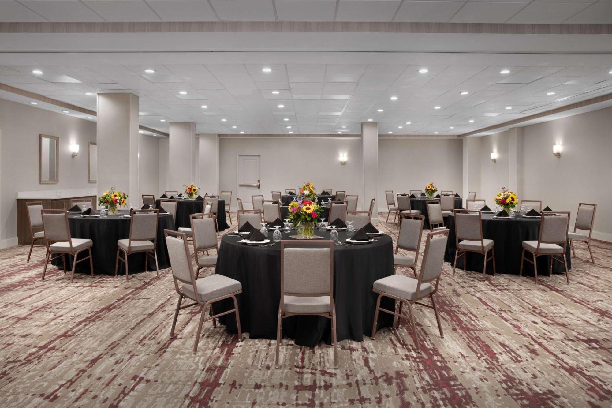 Hilton Garden Inn Philadelphia-Fort Washington Dış mekan fotoğraf