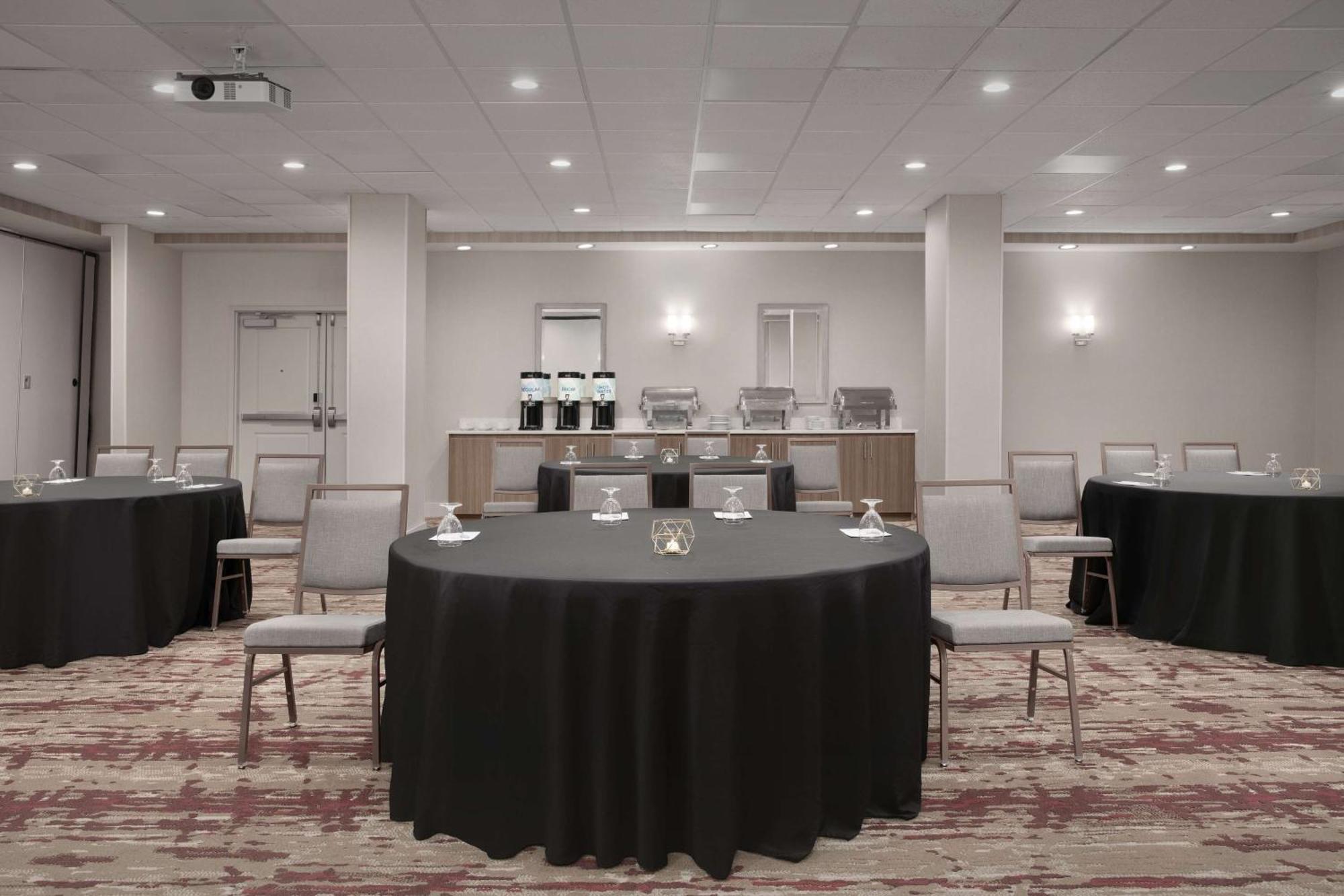 Hilton Garden Inn Philadelphia-Fort Washington Dış mekan fotoğraf