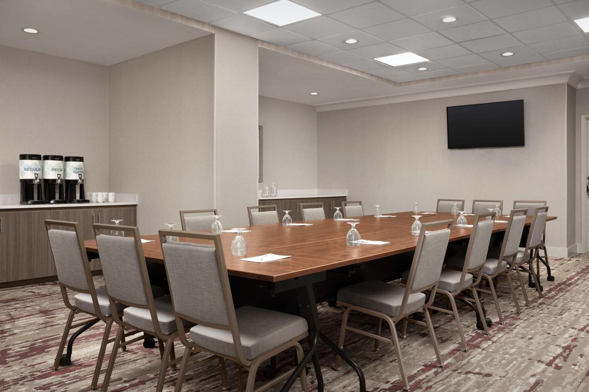 Hilton Garden Inn Philadelphia-Fort Washington Dış mekan fotoğraf
