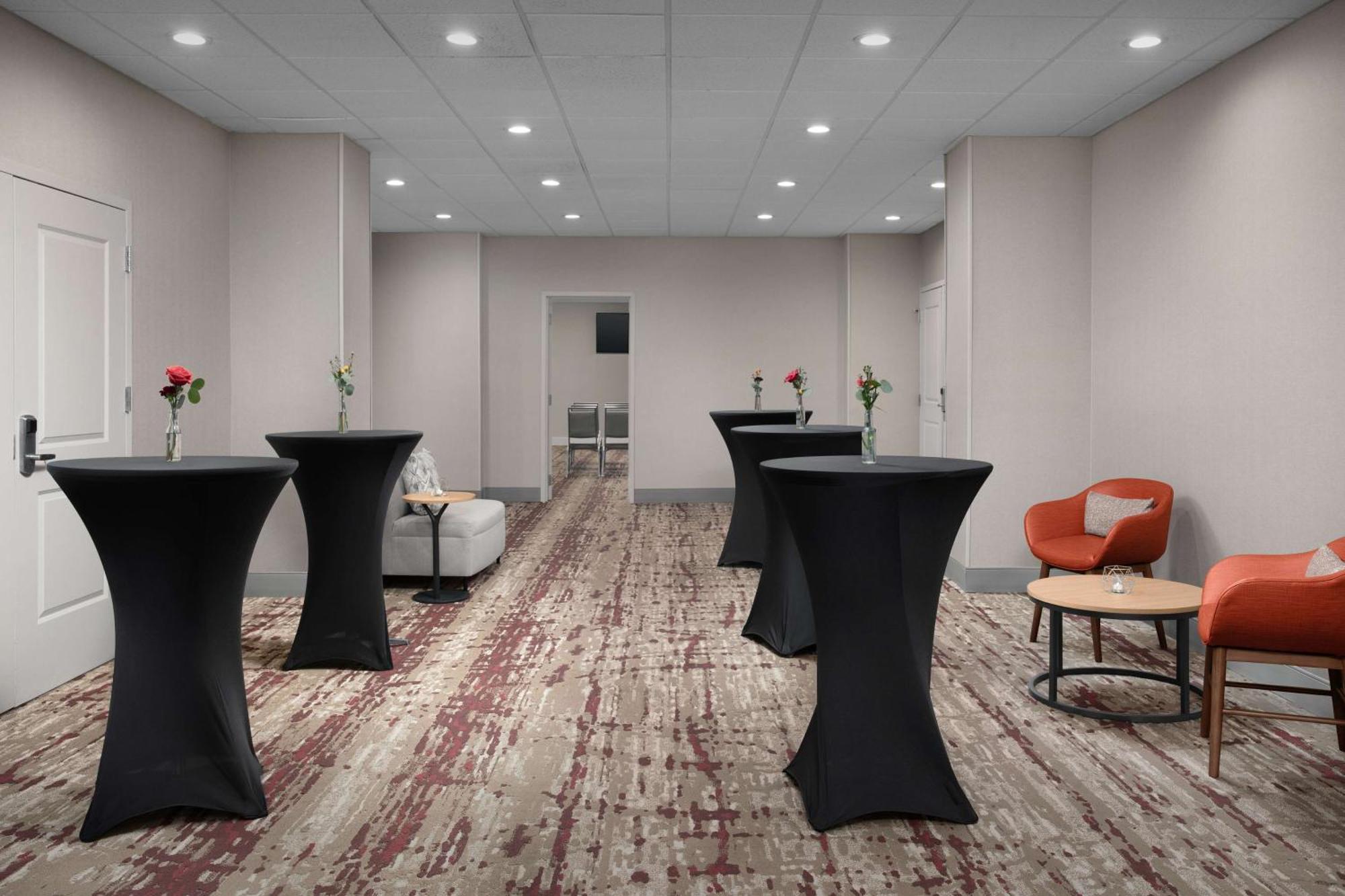 Hilton Garden Inn Philadelphia-Fort Washington Dış mekan fotoğraf