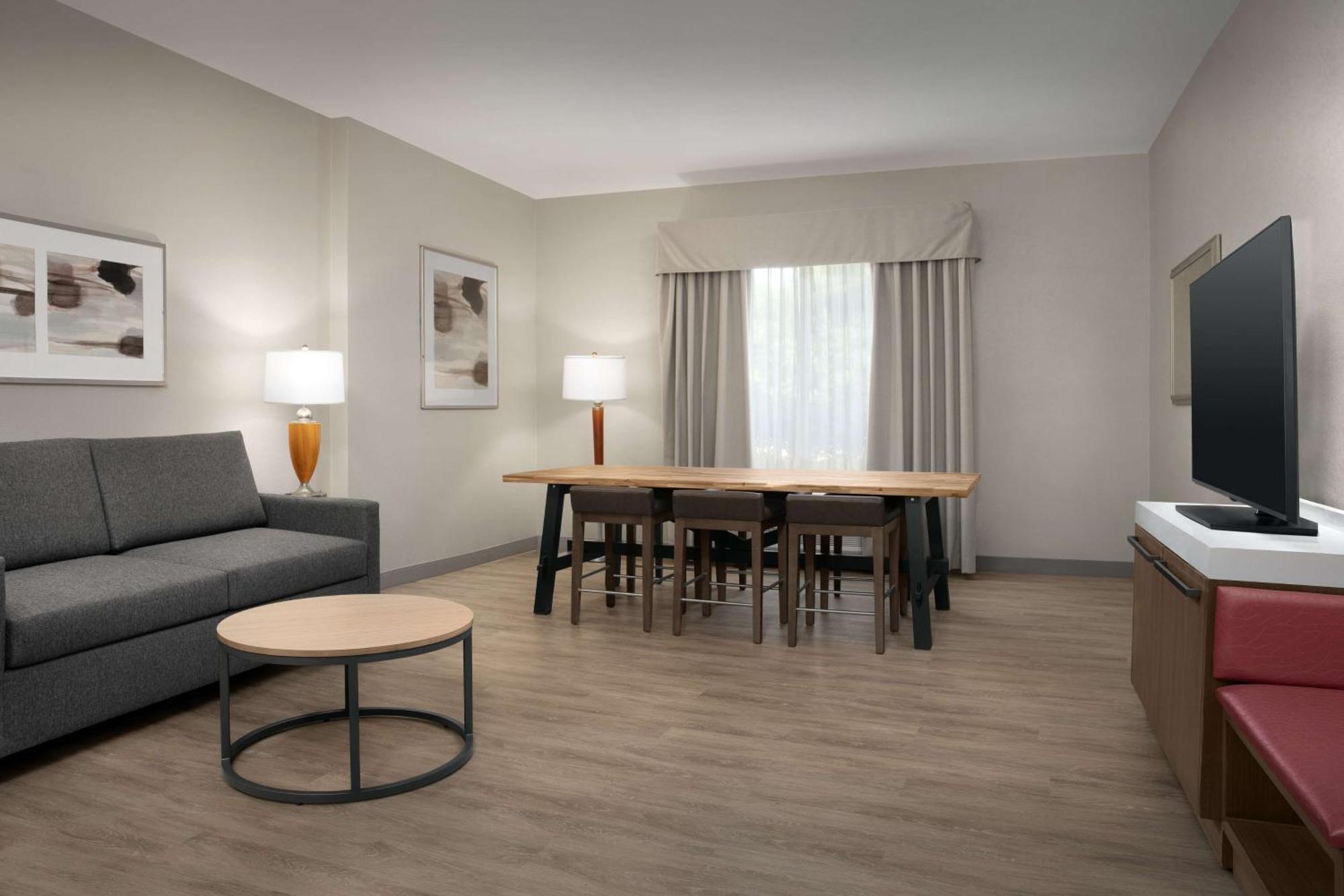 Hilton Garden Inn Philadelphia-Fort Washington Dış mekan fotoğraf